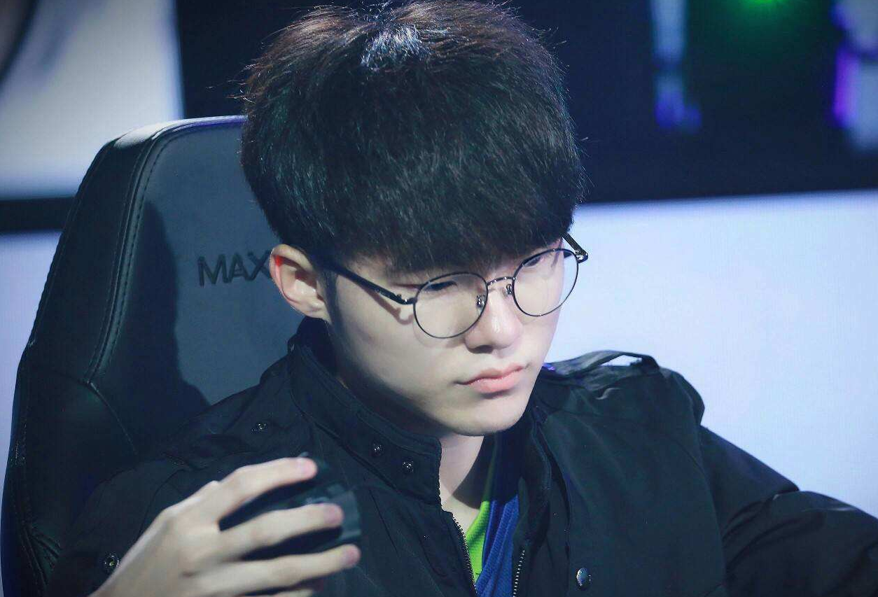 LPL春季赛常规赛今日首发名单：RNG vs TT、AL vs FPX