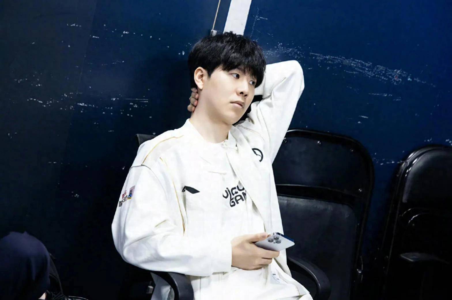 凯尔特人本周将试训TJ-沃伦、拉马尔-史蒂文斯和路易斯-金